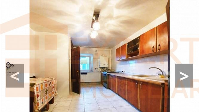 Apartament cu 4 camere in zona DACIA