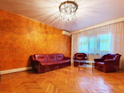 Apartament cu 4 camere in zona DACIA