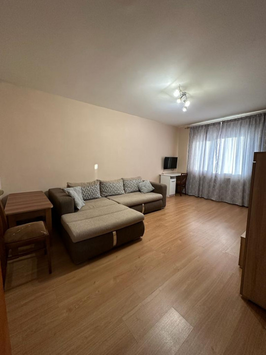 Apartament de inchiriat, compus din 2 camere situat in zona DACIA - INTERSECTIE