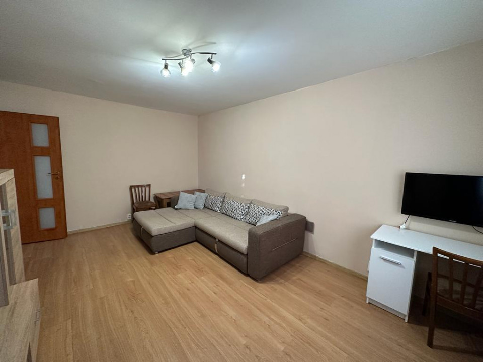Apartament de inchiriat, compus din 2 camere situat in zona DACIA - INTERSECTIE