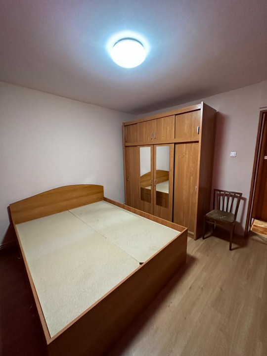Apartament de inchiriat, compus din 2 camere situat in zona DACIA - INTERSECTIE