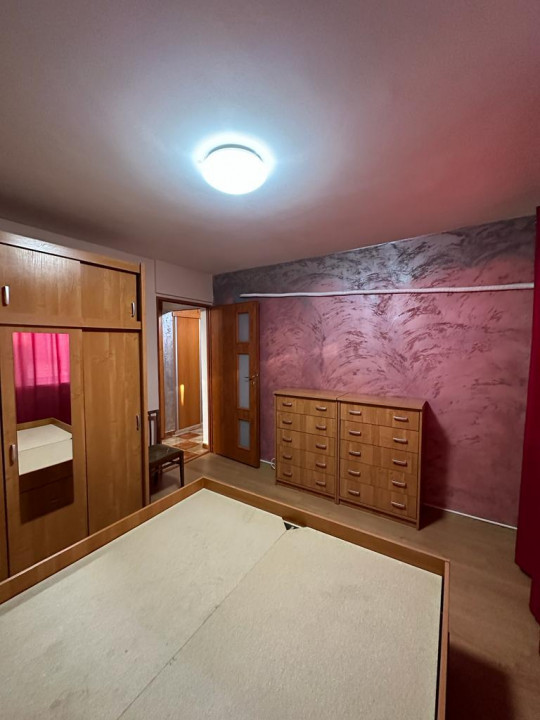 Apartament de inchiriat, compus din 2 camere situat in zona DACIA - INTERSECTIE