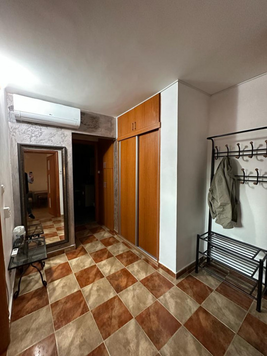 Apartament de inchiriat, compus din 2 camere situat in zona DACIA - INTERSECTIE