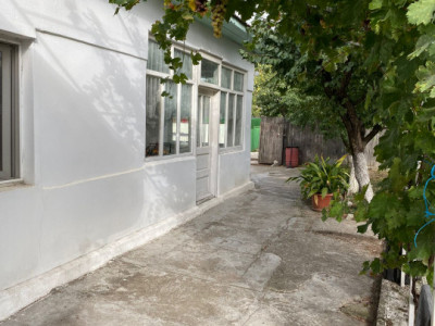  casa situata la 250 m de centrul orasului Macin
