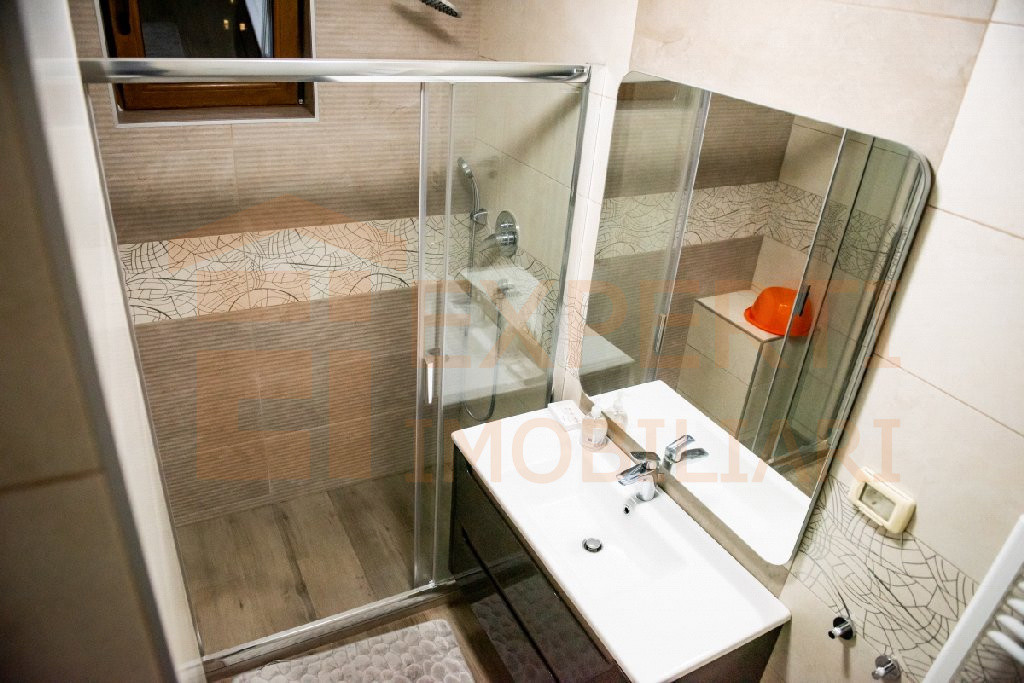 Apartament situat in zona CITY MALL - bloc 2016