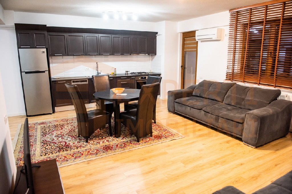 Apartament situat in zona CITY MALL - bloc 2016