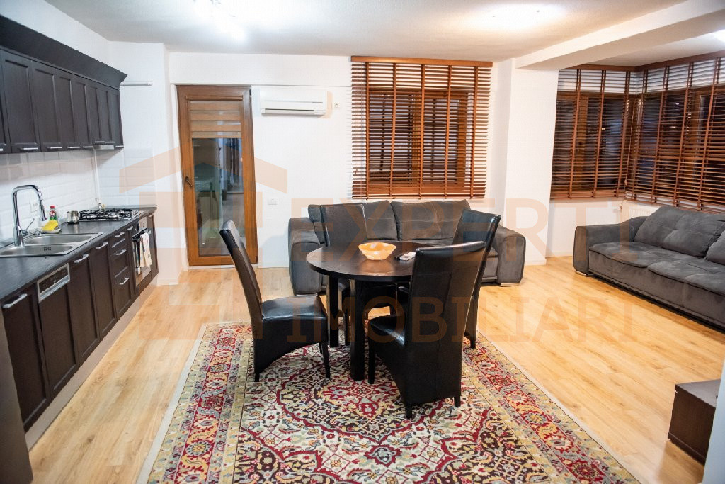 Apartament situat in zona CITY MALL - bloc 2016