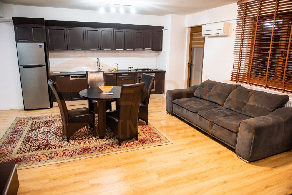 Apartament situat in zona CITY MALL - bloc 2016