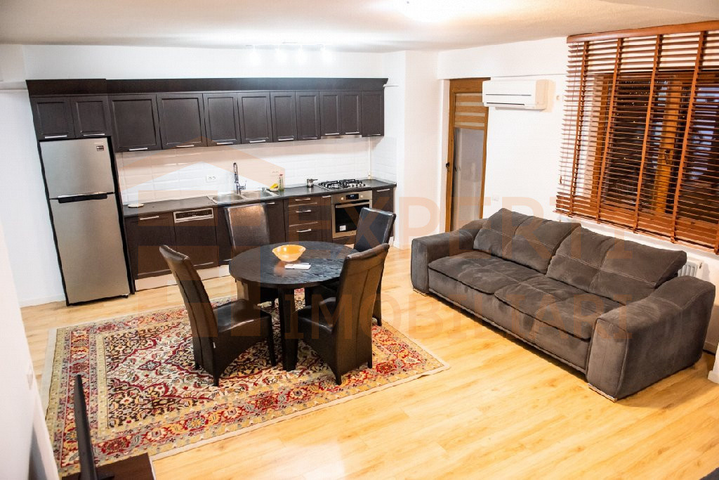 Apartament situat in zona CITY MALL - bloc 2016