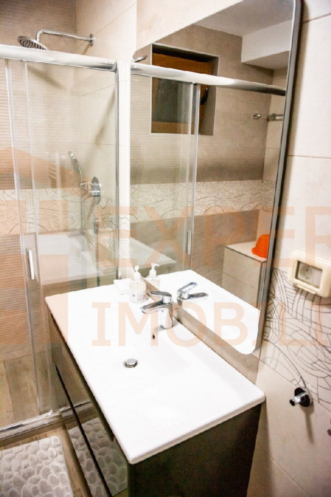 Apartament situat in zona CITY MALL - bloc 2016