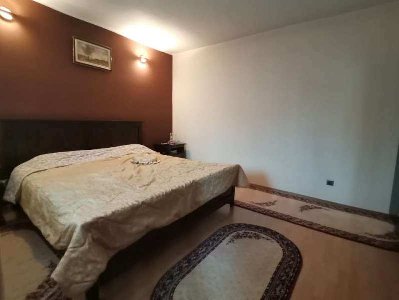 imobilul P+2, situat in zona FALEZA NORD, langa Plaja 3 Papuci,  
