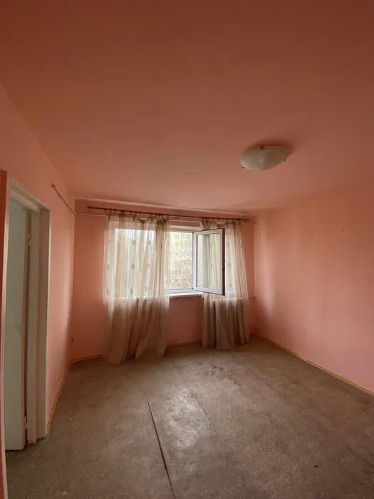 apartament cu 2 camere semidecomandate, situat in zona KM 4-5, 