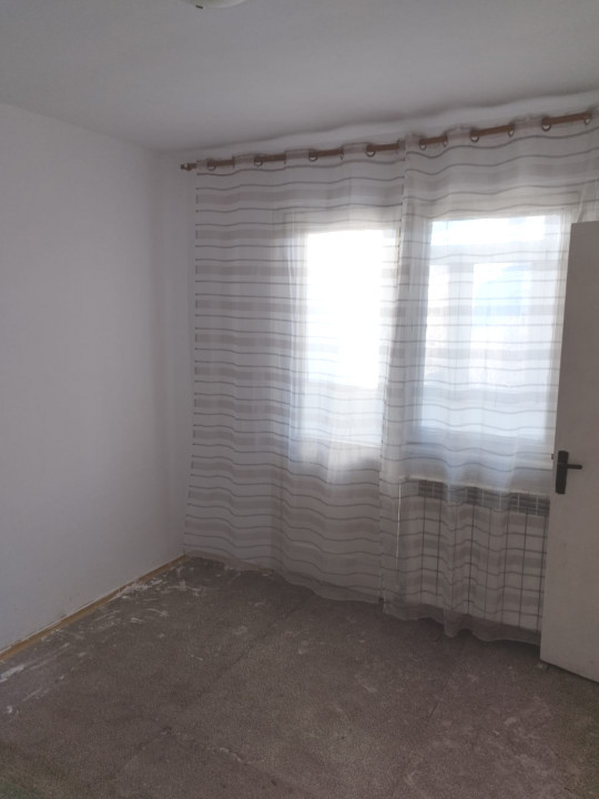 apartament cu 2 camere semidecomandate, situat in zona KM 4-5, 