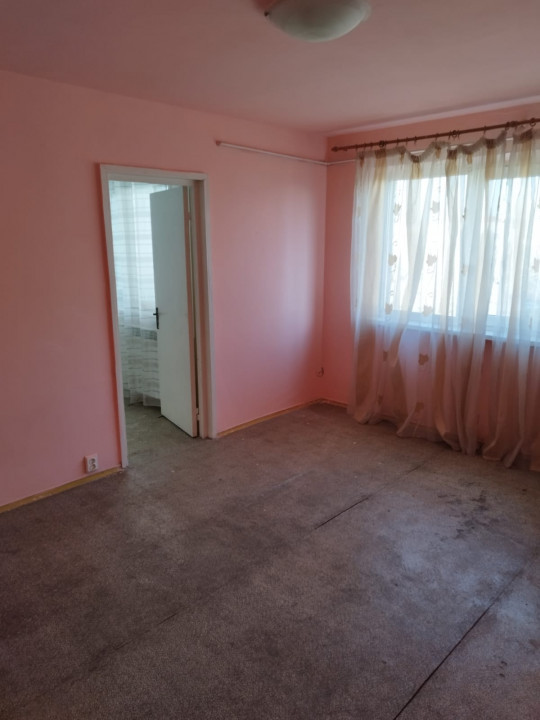 apartament cu 2 camere semidecomandate, situat in zona KM 4-5, 