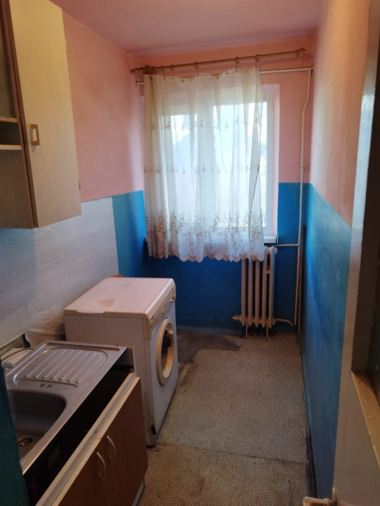 apartament cu 2 camere semidecomandate, situat in zona KM 4-5, 