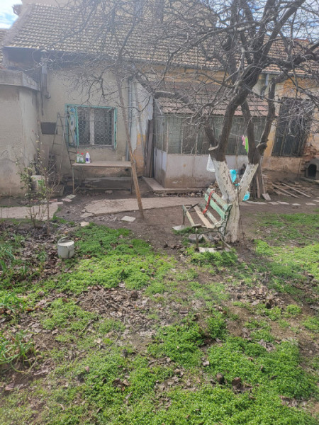  casa demolabila, situata in zona ICIL 