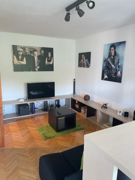 apartament situat in zona FALEZA NORD - DELFINARIU, vis-a-vis MC DONALD`S, 