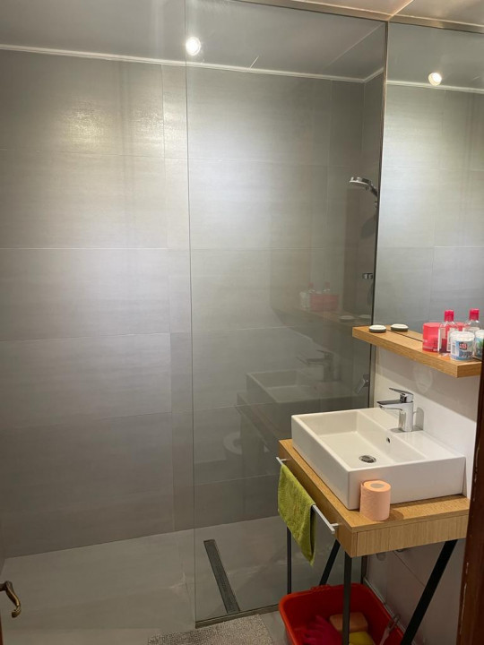 apartament situat in zona FALEZA NORD - DELFINARIU, vis-a-vis MC DONALD`S, 
