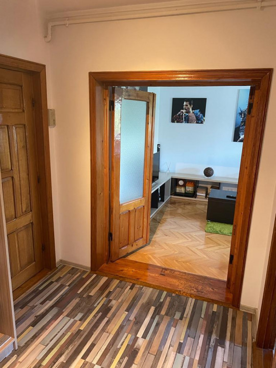 apartament situat in zona FALEZA NORD - DELFINARIU, vis-a-vis MC DONALD`S, 