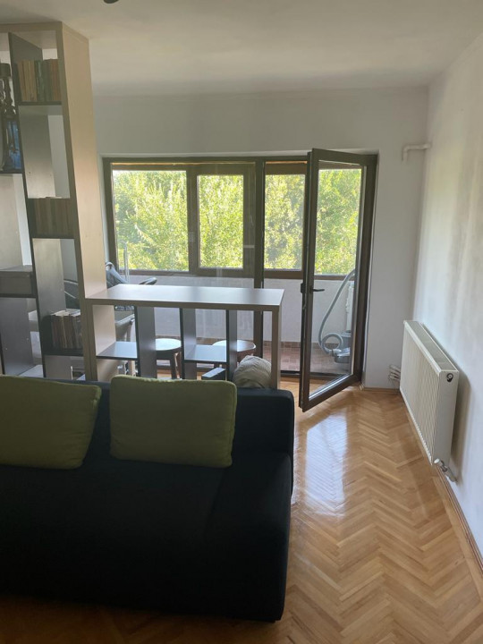apartament situat in zona FALEZA NORD - DELFINARIU, vis-a-vis MC DONALD`S, 