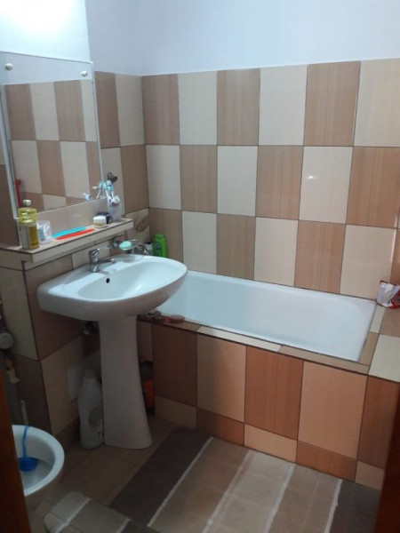 Apartament 4 camere situat in zona DACIA