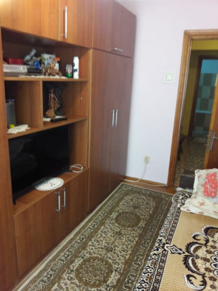 Apartament 4 camere situat in zona DACIA