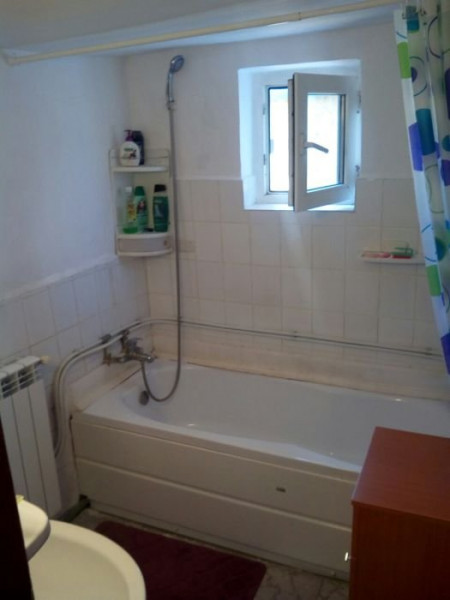  casa P+1, situata in zona Anda,