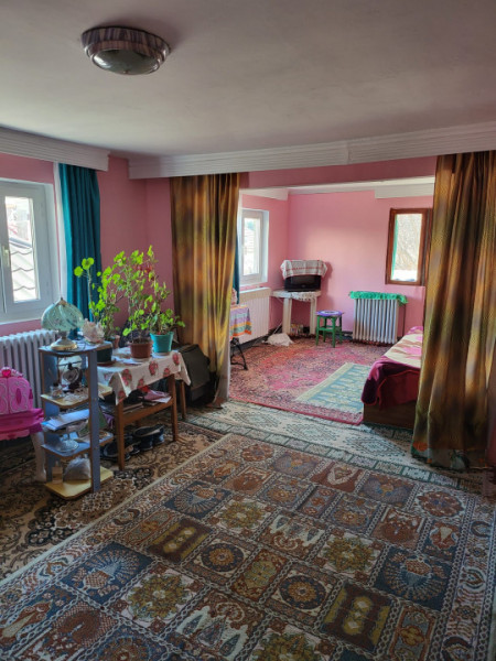  casa P+1, situata in zona Anda,