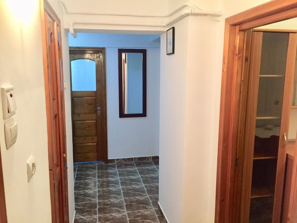 Apartament cu 3 camere in zona CAPITOL