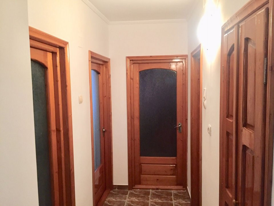 Apartament cu 3 camere in zona CAPITOL