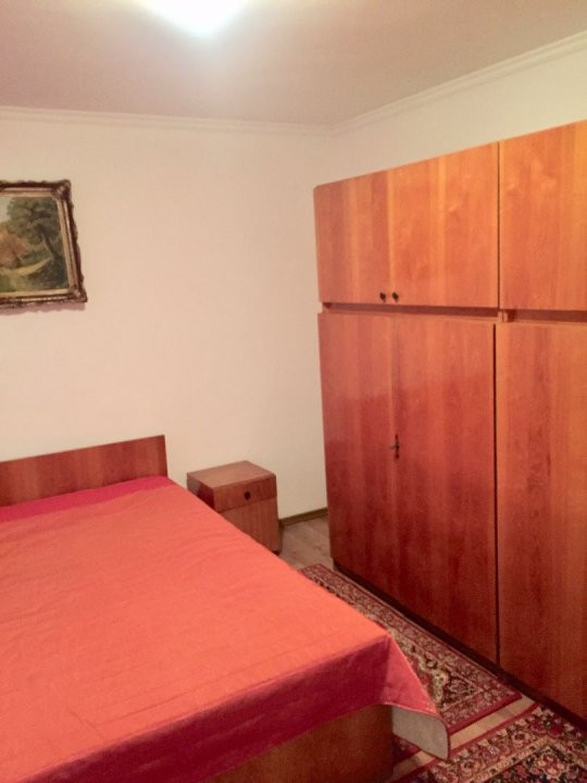 Apartament cu 3 camere in zona CAPITOL