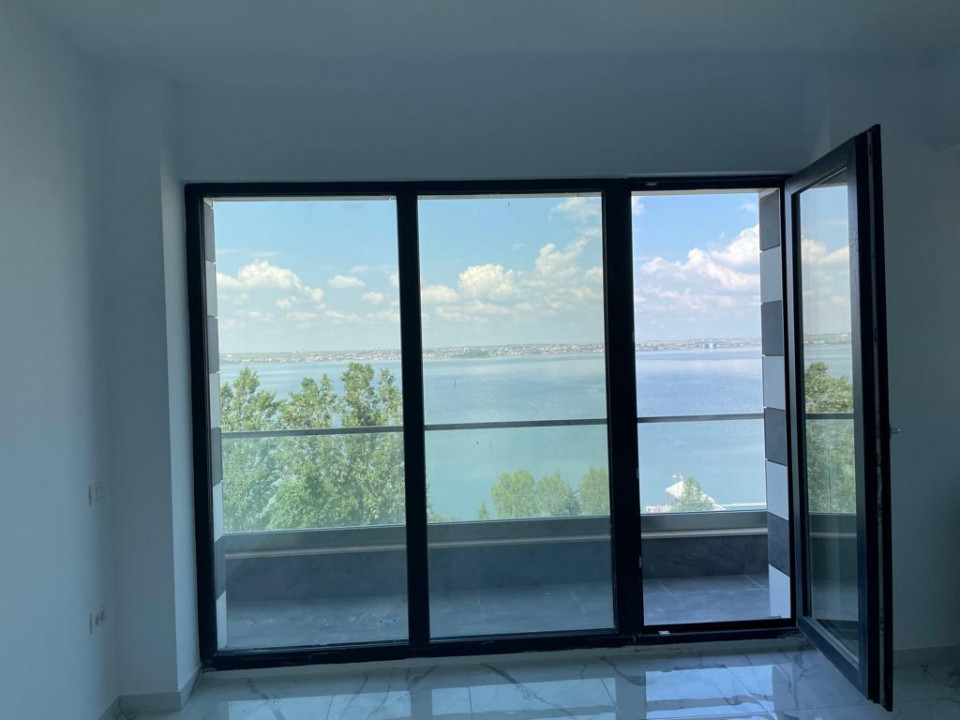  apartament 2 camere, situat in zona centrala a statiunii MAMAIA, vedere la lac