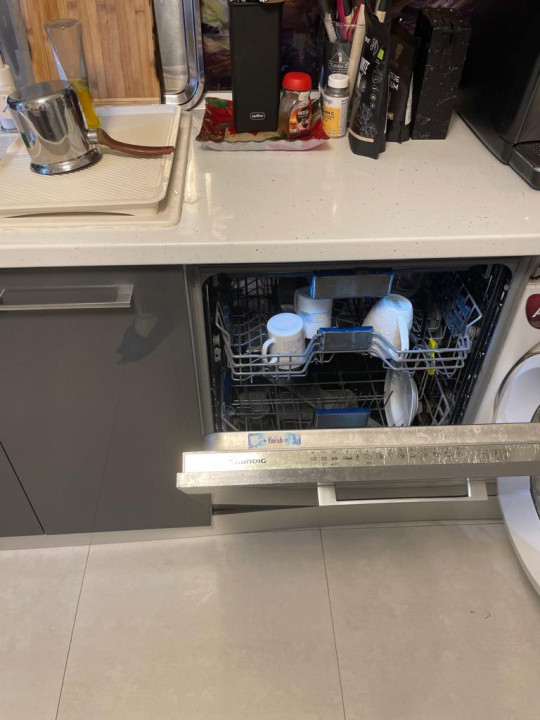  apartament 4 camere decomandate, situat în zona INEL II