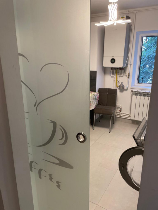  apartament 4 camere decomandate, situat în zona INEL II