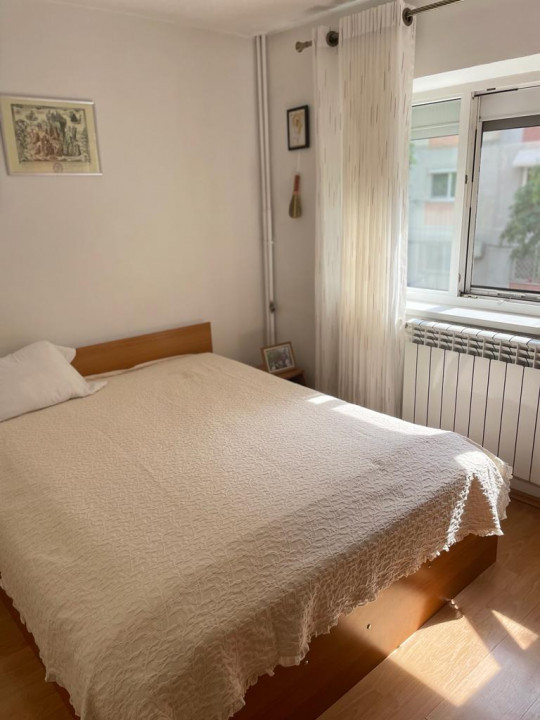  apartament 4 camere decomandate, situat în zona INEL II