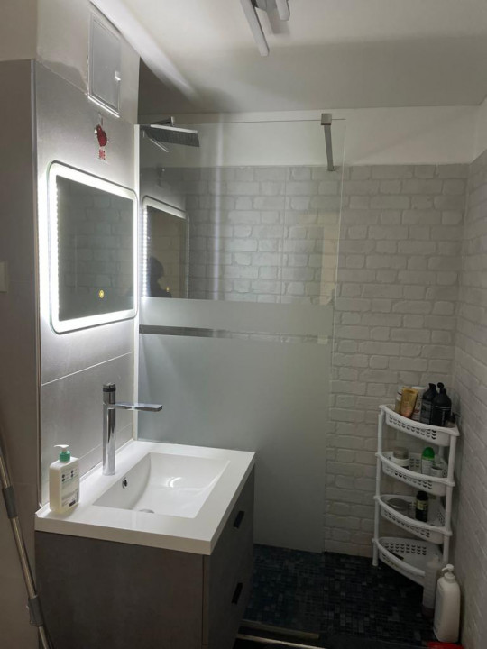  apartament 4 camere decomandate, situat în zona INEL II