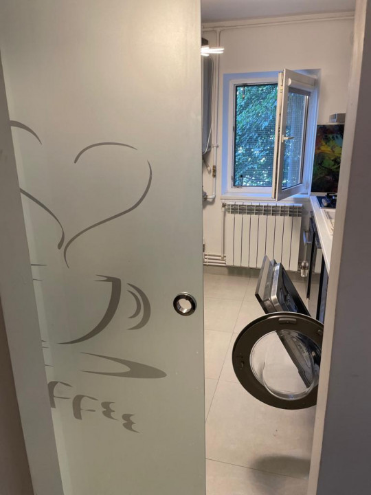  apartament 4 camere decomandate, situat în zona INEL II