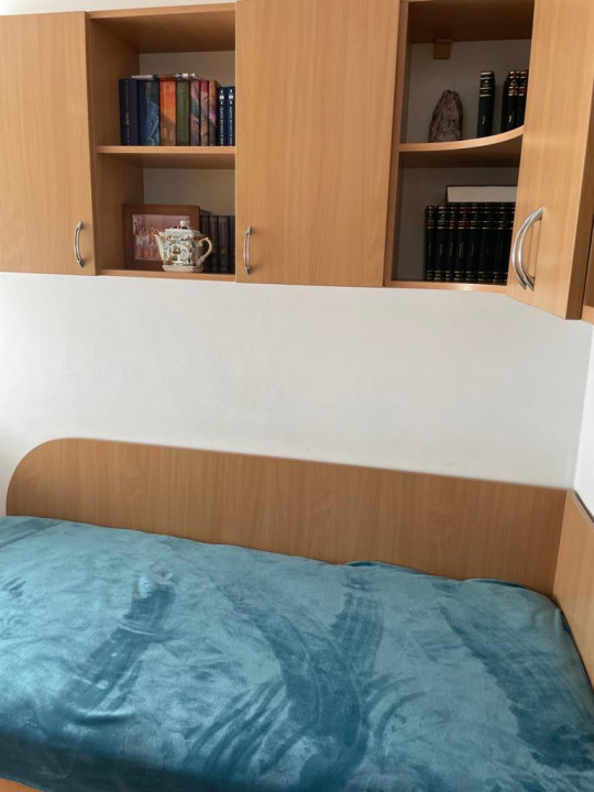  apartament 4 camere decomandate, situat în zona INEL II