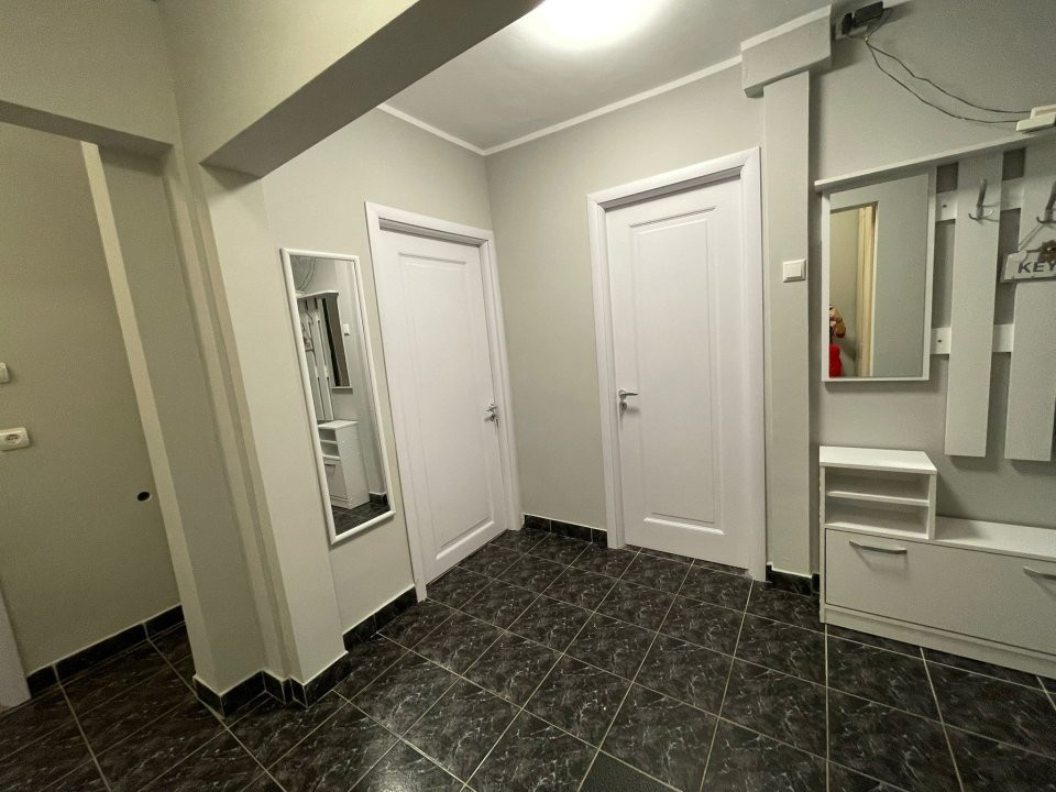 Apartament cu 3 camere în zona Inel II