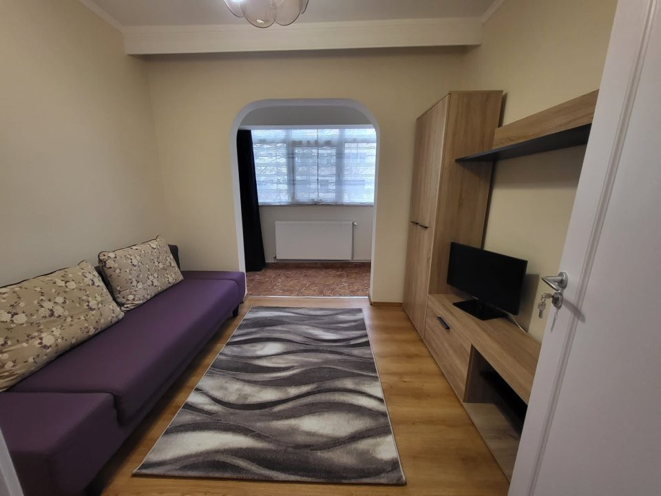 Apartament cu 3 camere în zona Inel II