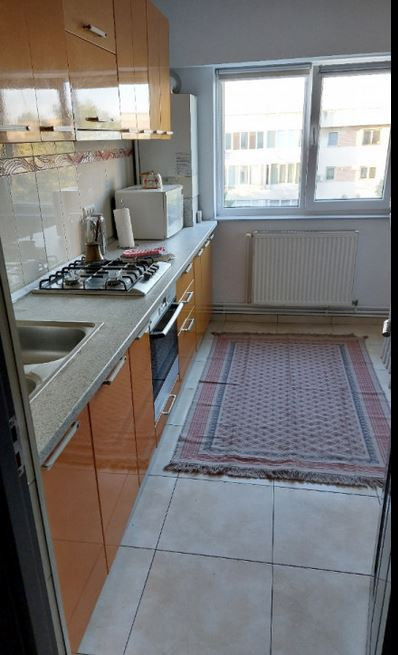 Apartament cu 3 camere, zona Tomis III