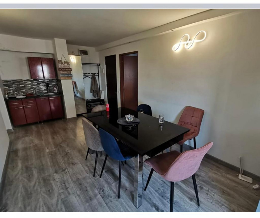  apartament cu 2 camere decomandate situat in zona INEL II