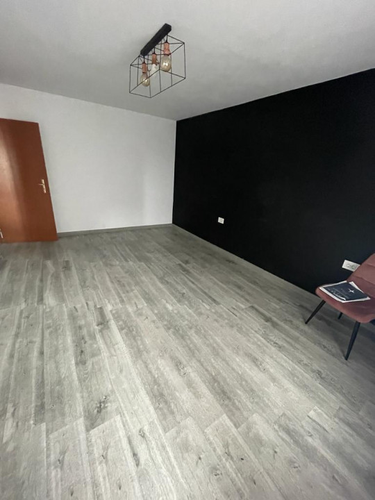  apartament cu 2 camere decomandate situat in zona INEL II