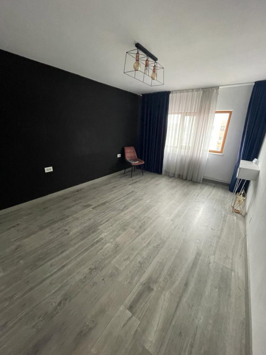  apartament cu 2 camere decomandate situat in zona INEL II
