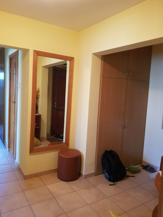Apartament cu 3 camere in zona CIRESICA
