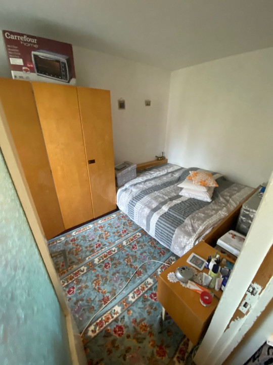 Apartament 2 camere semidecomandate in zona Casa Cultura