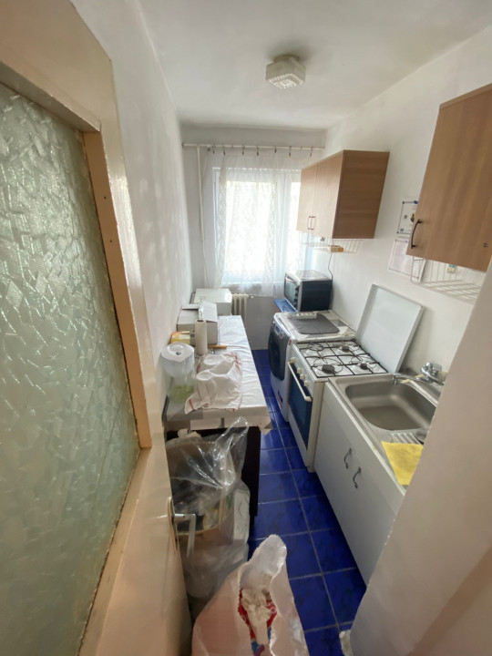 Apartament 2 camere semidecomandate in zona Casa Cultura