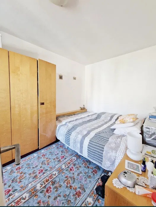Apartament 2 camere semidecomandate in zona Casa Cultura