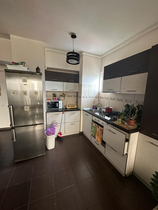 Apartament 3 camere de inchiriat in zona DELFINARIU , termen lung