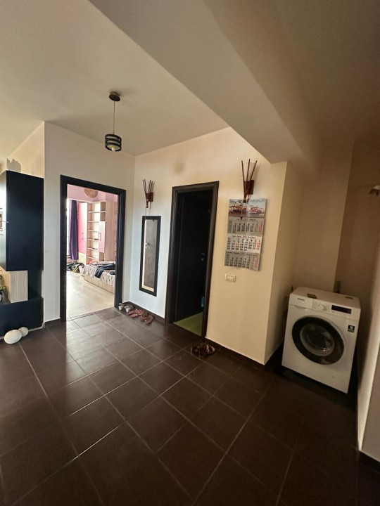 Apartament 3 camere de inchiriat in zona DELFINARIU , termen lung